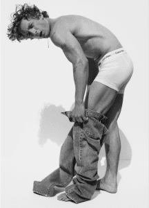 768x1065-modelo-216x300