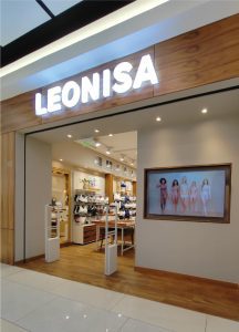 LEONISA-fachada-tienda-768X1065px-216x300