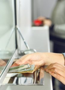 banco-pacifico-malleljardin-3-216x300