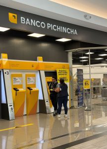 banco-pichincha-malleljardin-1-216x300